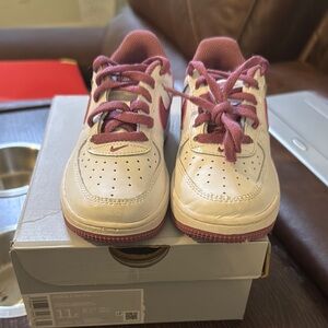 Nike Kids' Sneakers - White and Maroon